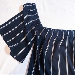 CUTE✨WHBM Off the Shoulder Black and White Blouse